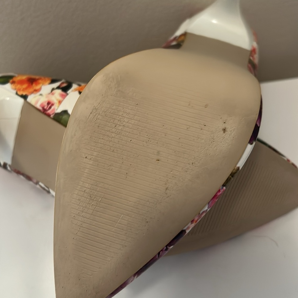 Madden Girl Floral heels - Picture 4 of 10